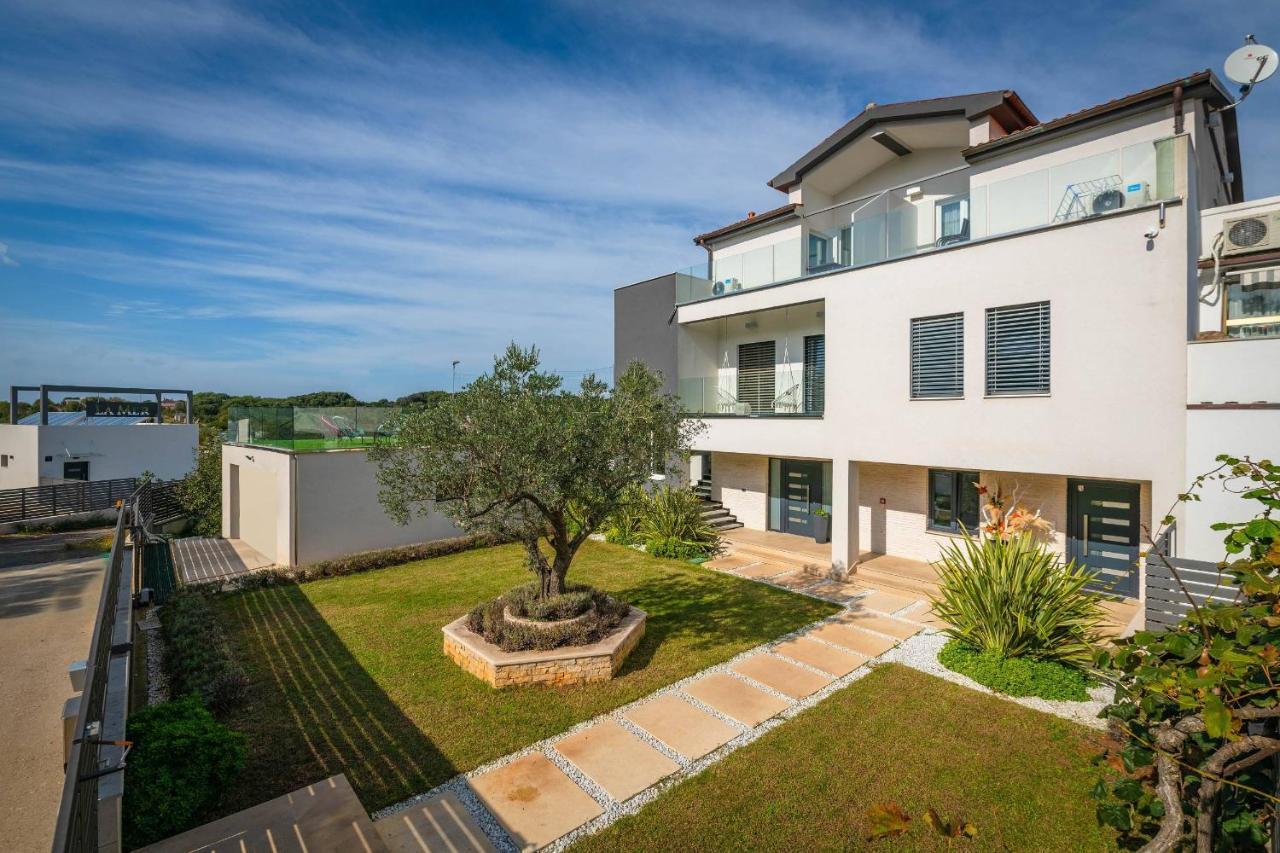 Apartments La Mer พูลา ภายนอก รูปภาพ