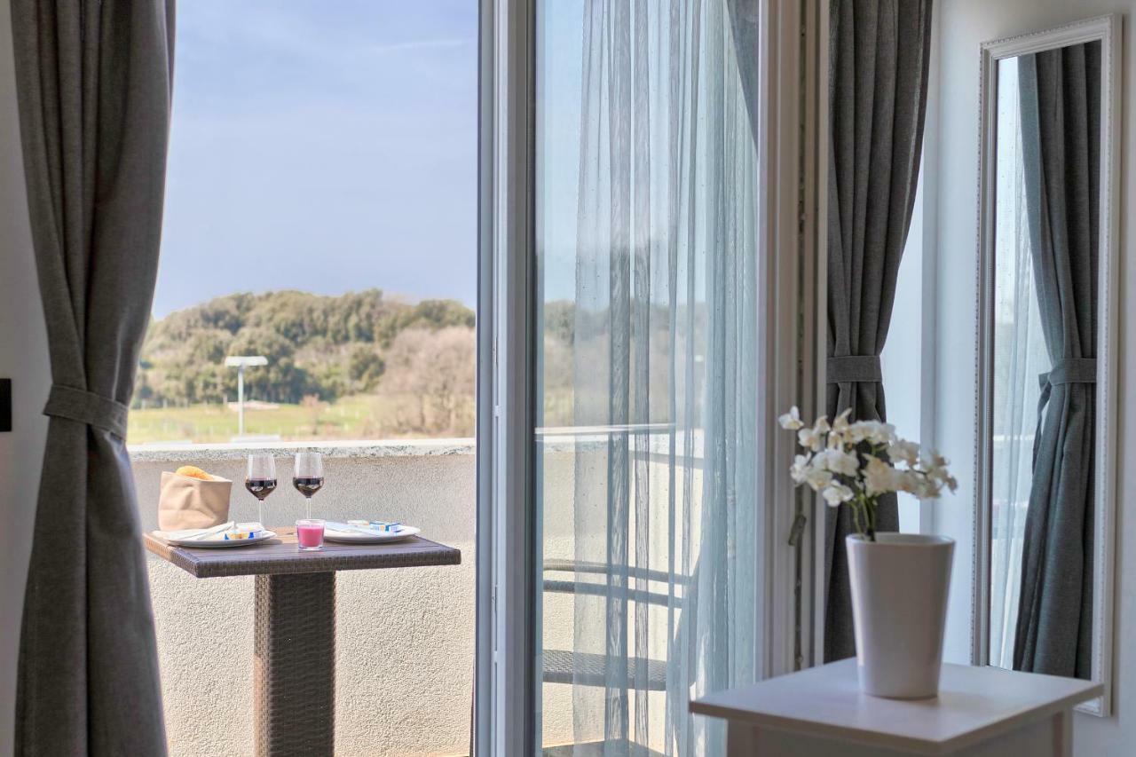 Apartments La Mer พูลา ภายนอก รูปภาพ