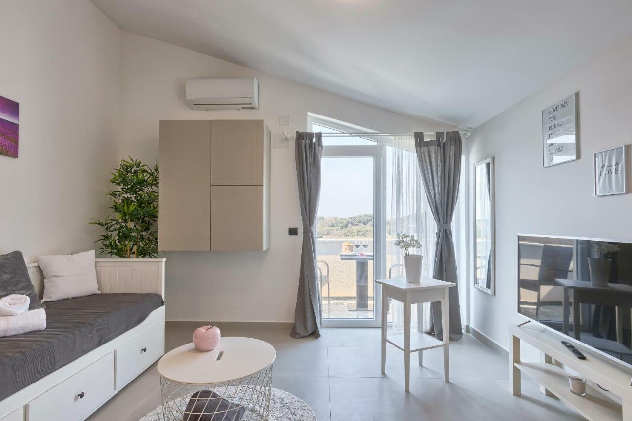 Apartments La Mer พูลา ภายนอก รูปภาพ