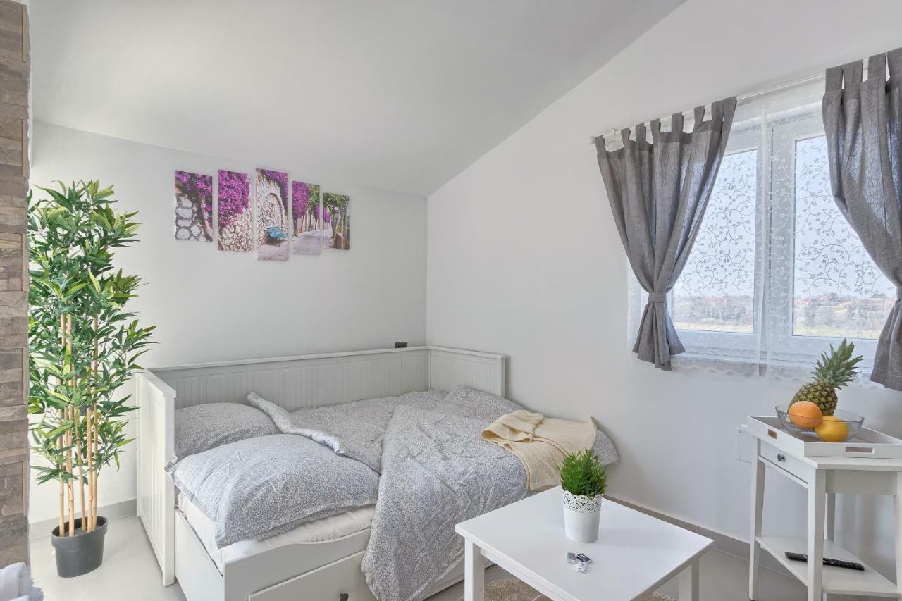 Apartments La Mer พูลา ภายนอก รูปภาพ