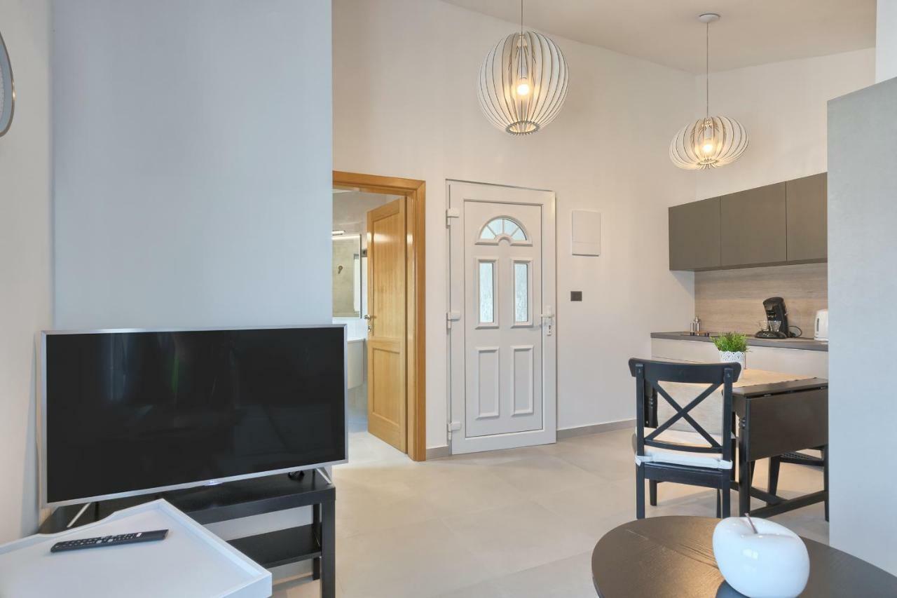 Apartments La Mer พูลา ภายนอก รูปภาพ