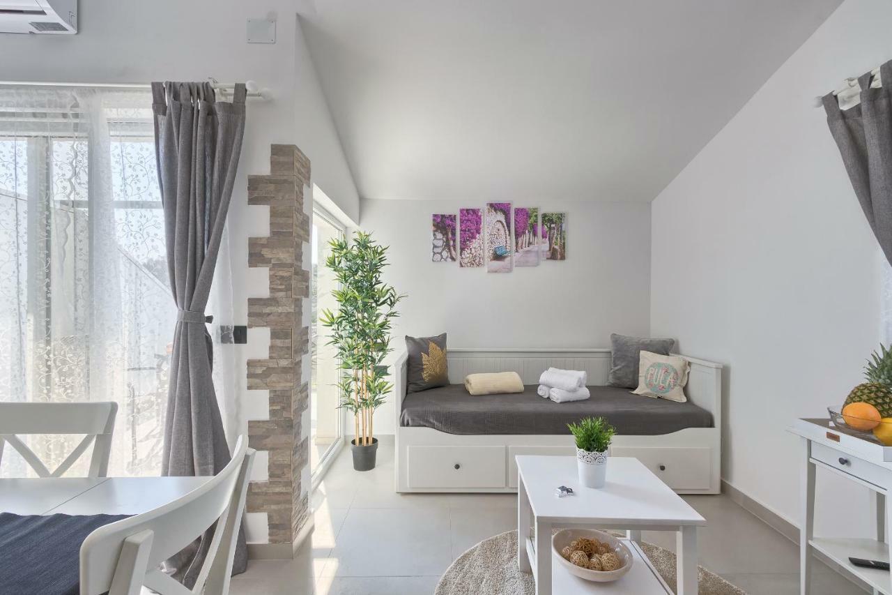Apartments La Mer พูลา ภายนอก รูปภาพ
