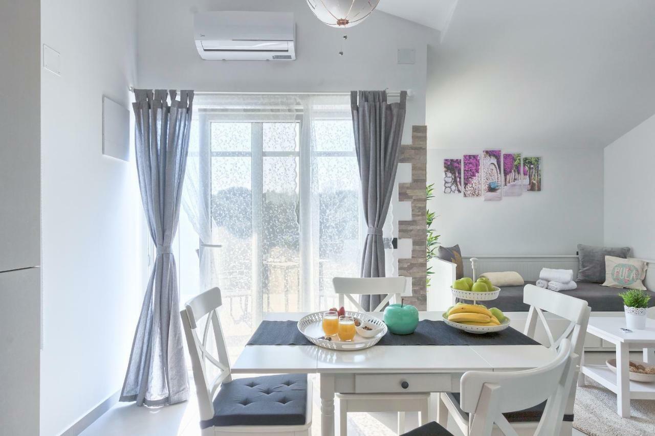 Apartments La Mer พูลา ภายนอก รูปภาพ
