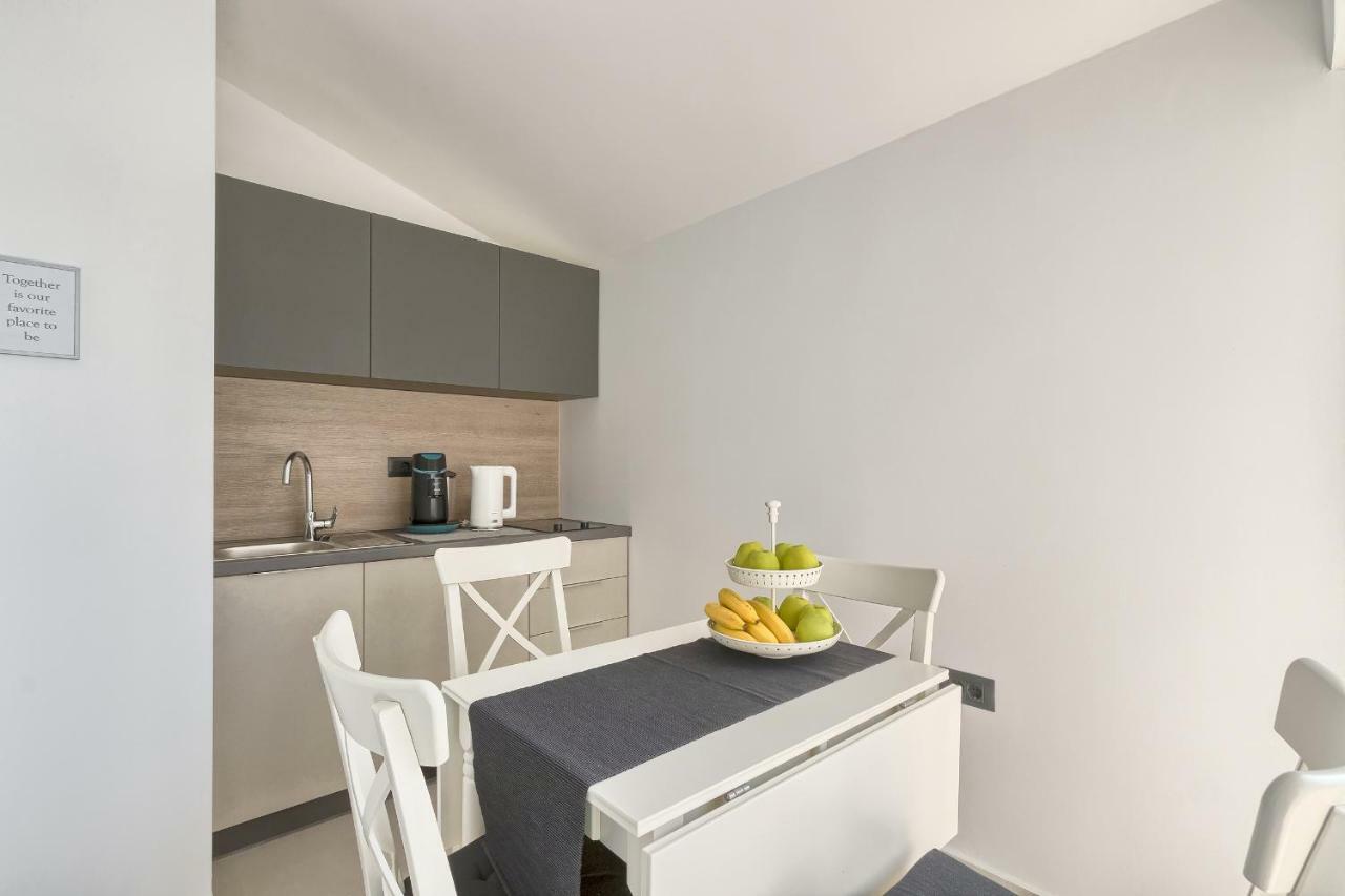 Apartments La Mer พูลา ภายนอก รูปภาพ