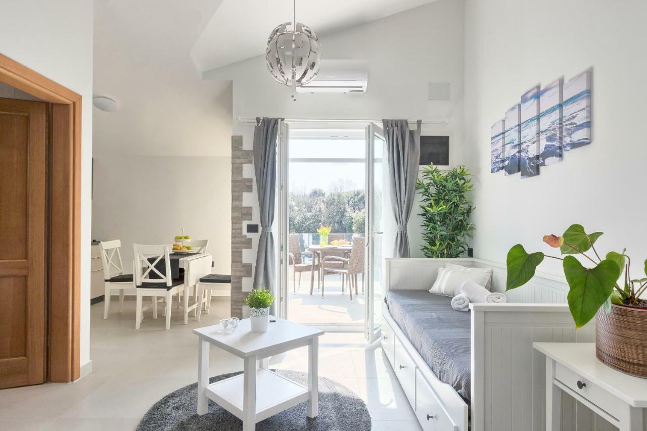 Apartments La Mer พูลา ภายนอก รูปภาพ