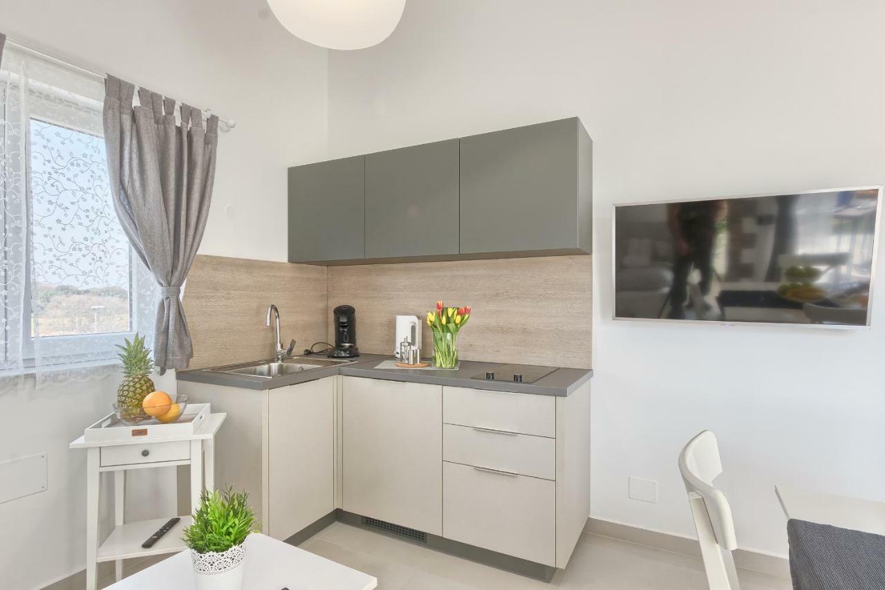 Apartments La Mer พูลา ภายนอก รูปภาพ