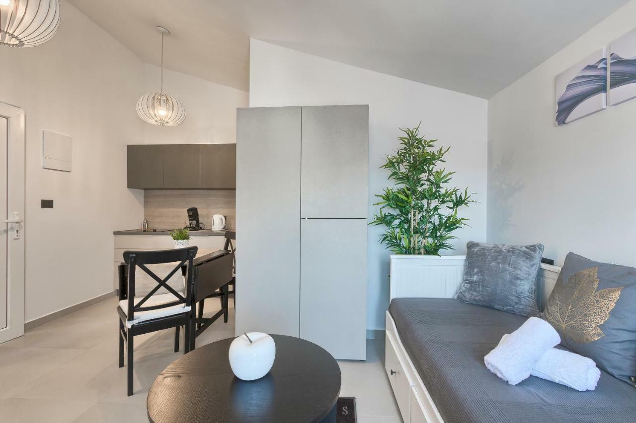 Apartments La Mer พูลา ภายนอก รูปภาพ
