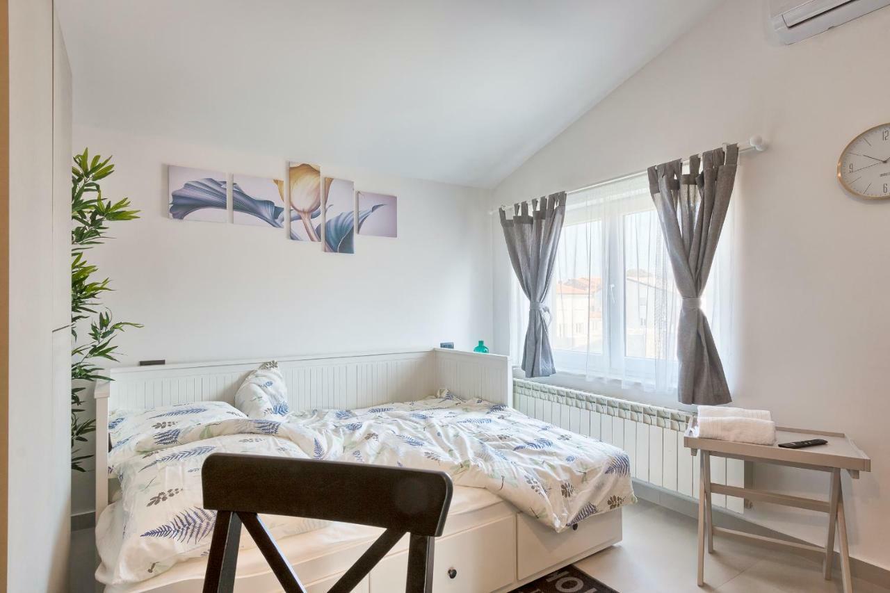 Apartments La Mer พูลา ภายนอก รูปภาพ